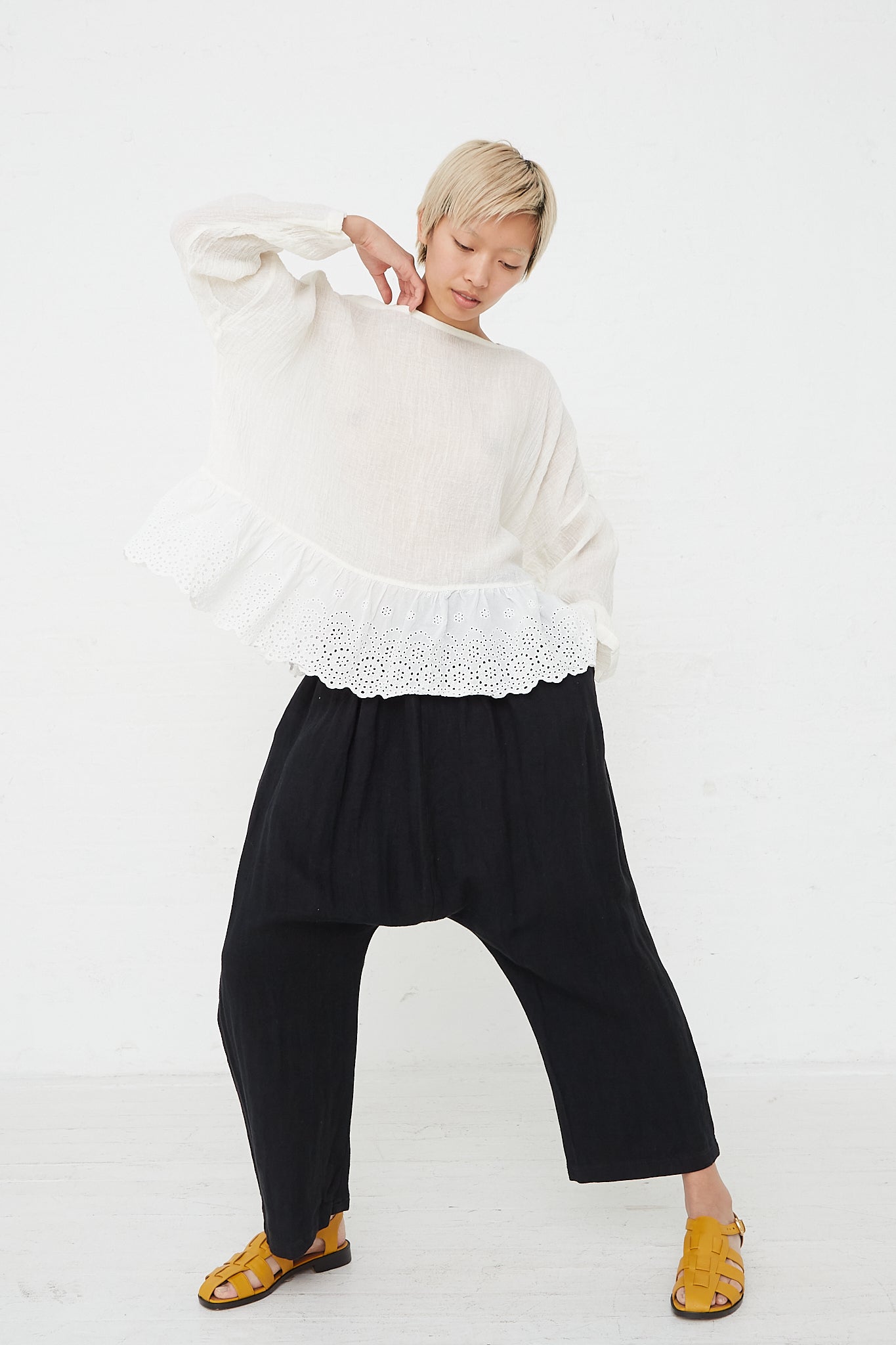 Ichi Noir - Linen Top in White front view