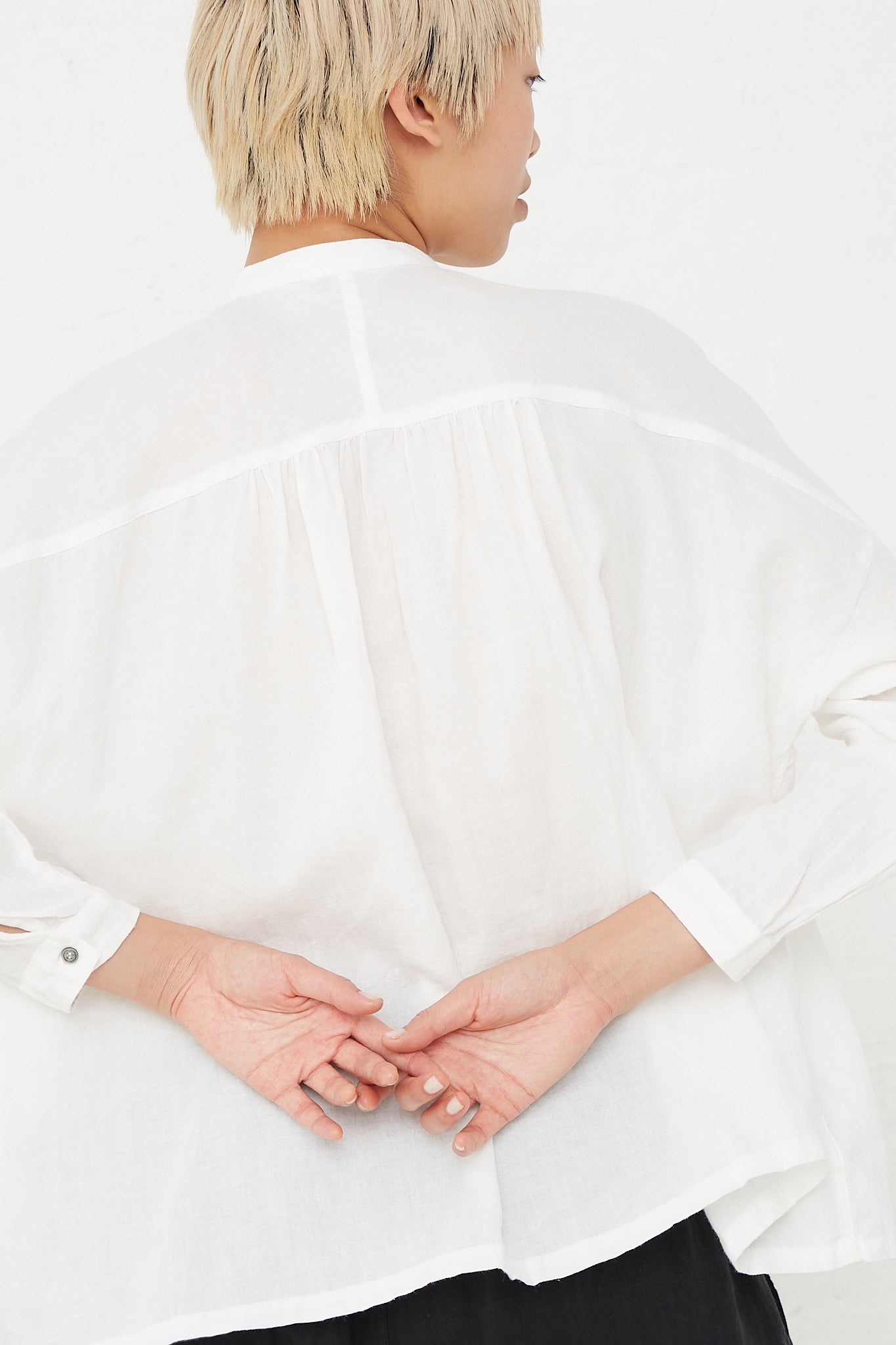 Ichi Antiquites - Azumadaki Ramie Flocky Dot Linen Shirt in White back yoke detail