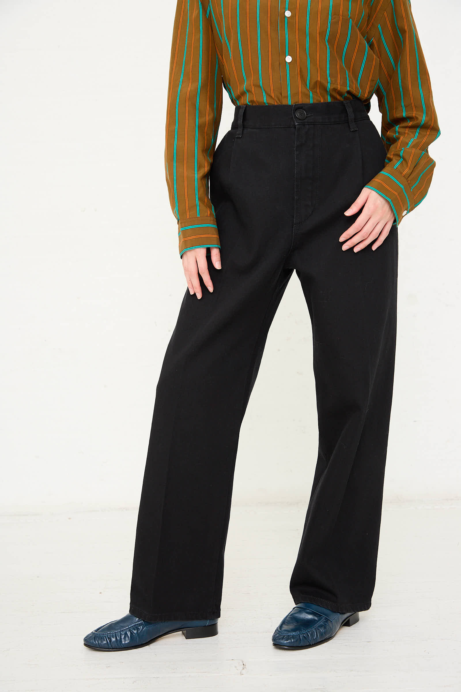 One Wash Denim Pleated Trouser in Black