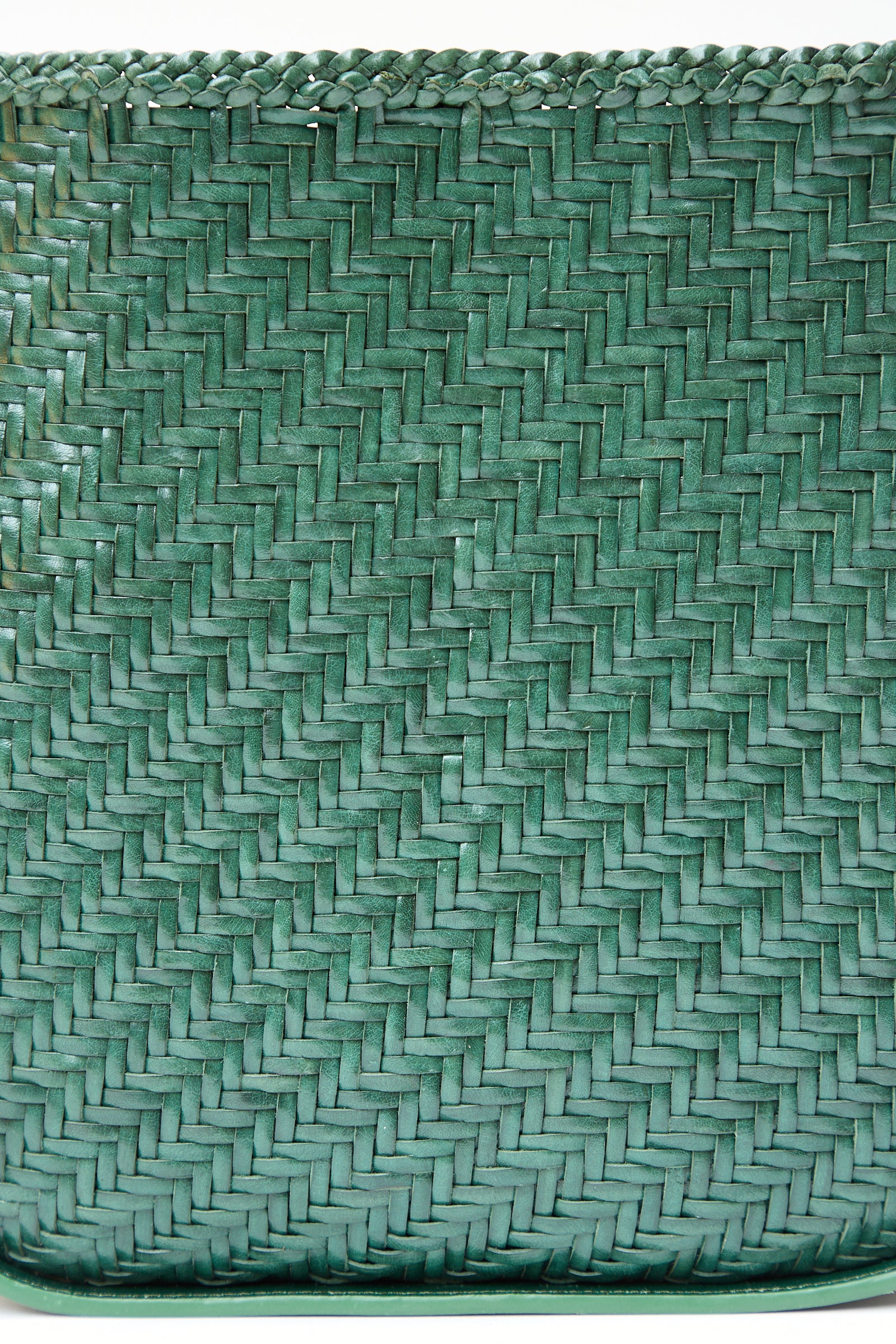 Close-up of a Wanaka in Forest leather basket texture by Dragon Diffusion, showing detailed interlacing of dyed fibers.