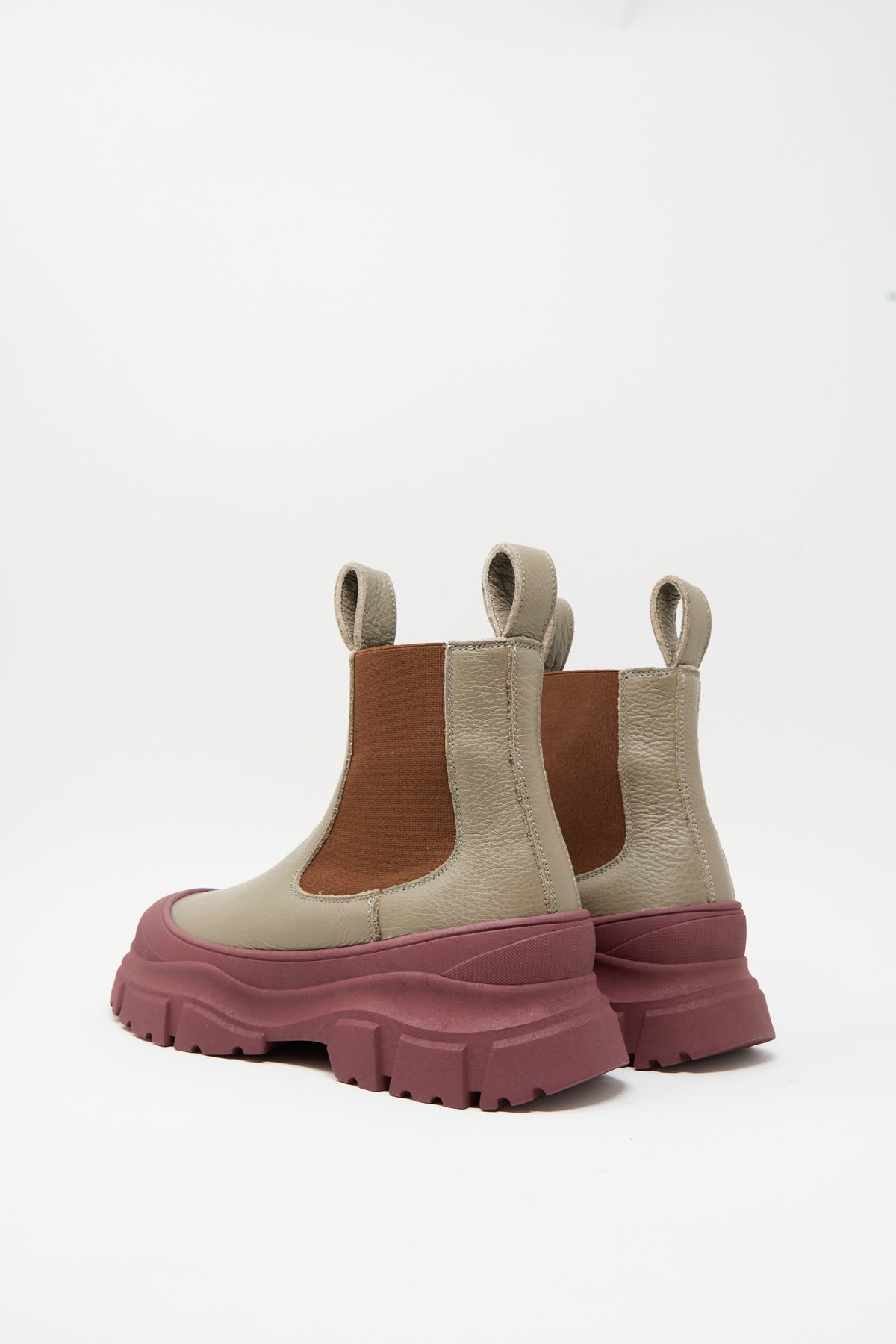 Sofie D’Hoore Fabulous Boot in Taupe, featuring taupe leather, brown elastic side panels, and a chunky maroon lug sole platform midsole.