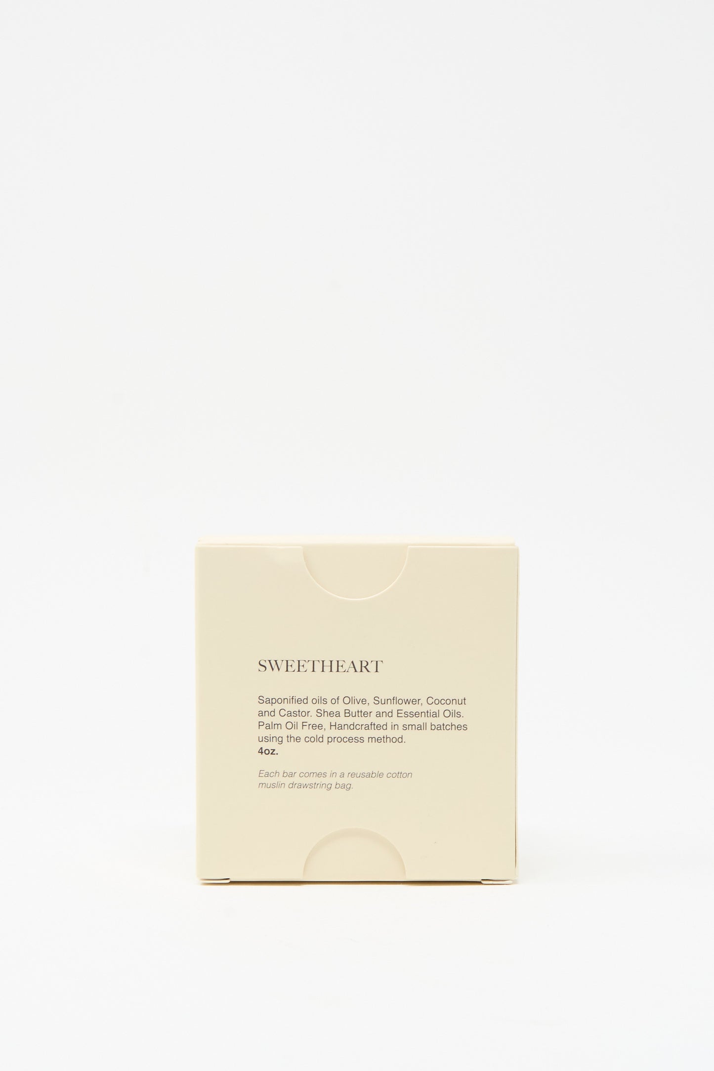 The Quiet Botanist’s Sweetheart Floral Daphne Soap Bar is handmade in Turkey with natural oils and shea butter. Ideal for sensitive skin, this 4 oz beige bar comes in reusable cotton packaging.