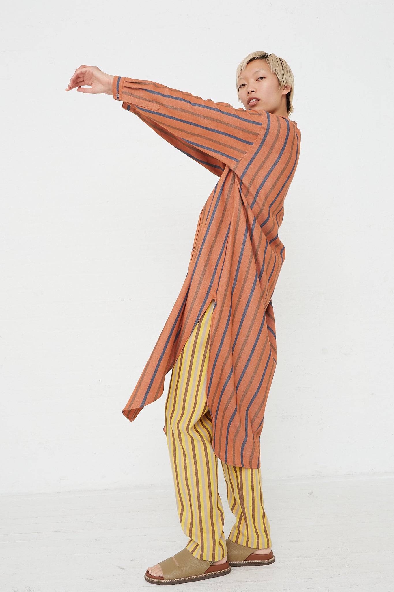 Marrakshi Life - Oversized Shirt with Nero Collar in Stripe 40 side view