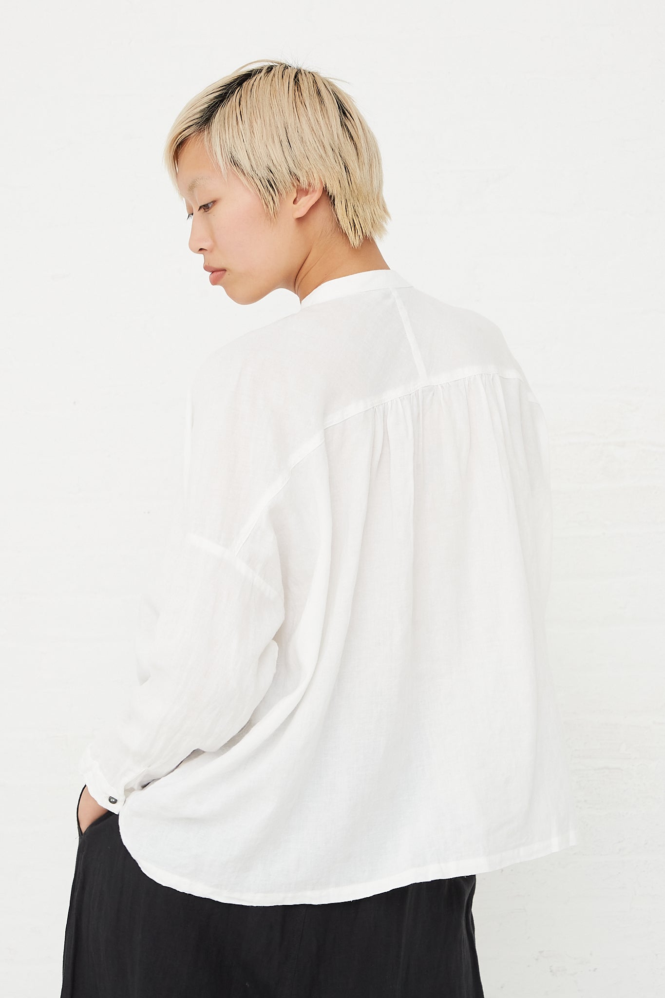 Ichi Antiquites - Azumadaki Ramie Flocky Dot Linen Shirt in White back detail