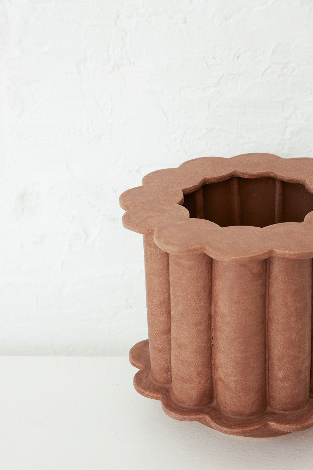 BZIPPY - Circle Ruffle Ceramic Vase in Chocolate | Oroboro Store