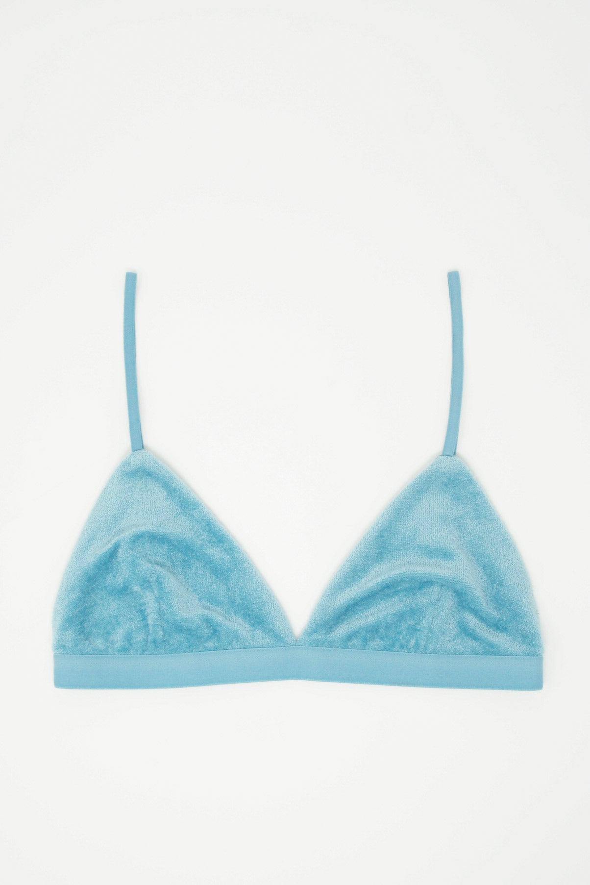 A timeless Mississippi Bra in Civi Blue with a sustainable furry lining by Baserange.