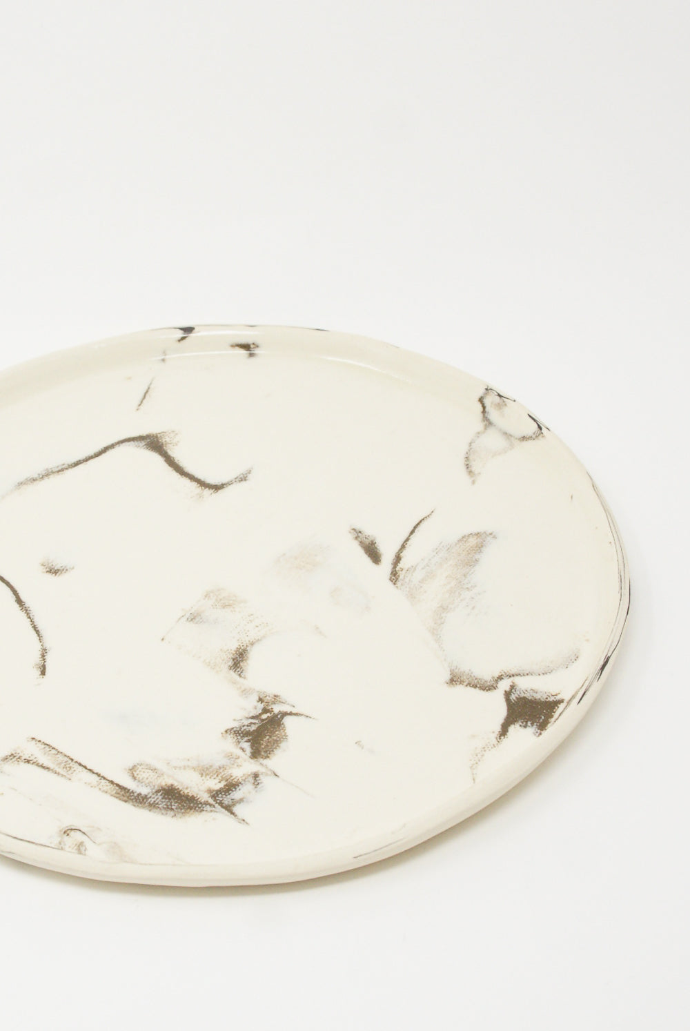 Lost Quarry Marbled Fields Platter in Mixed Marbled Clay - White/Black side view detail