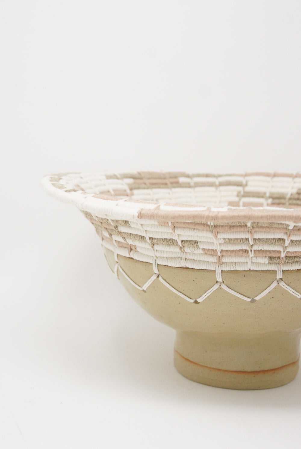 Karen Tinney Vessel #725 in Tan/White/Blush side detail view