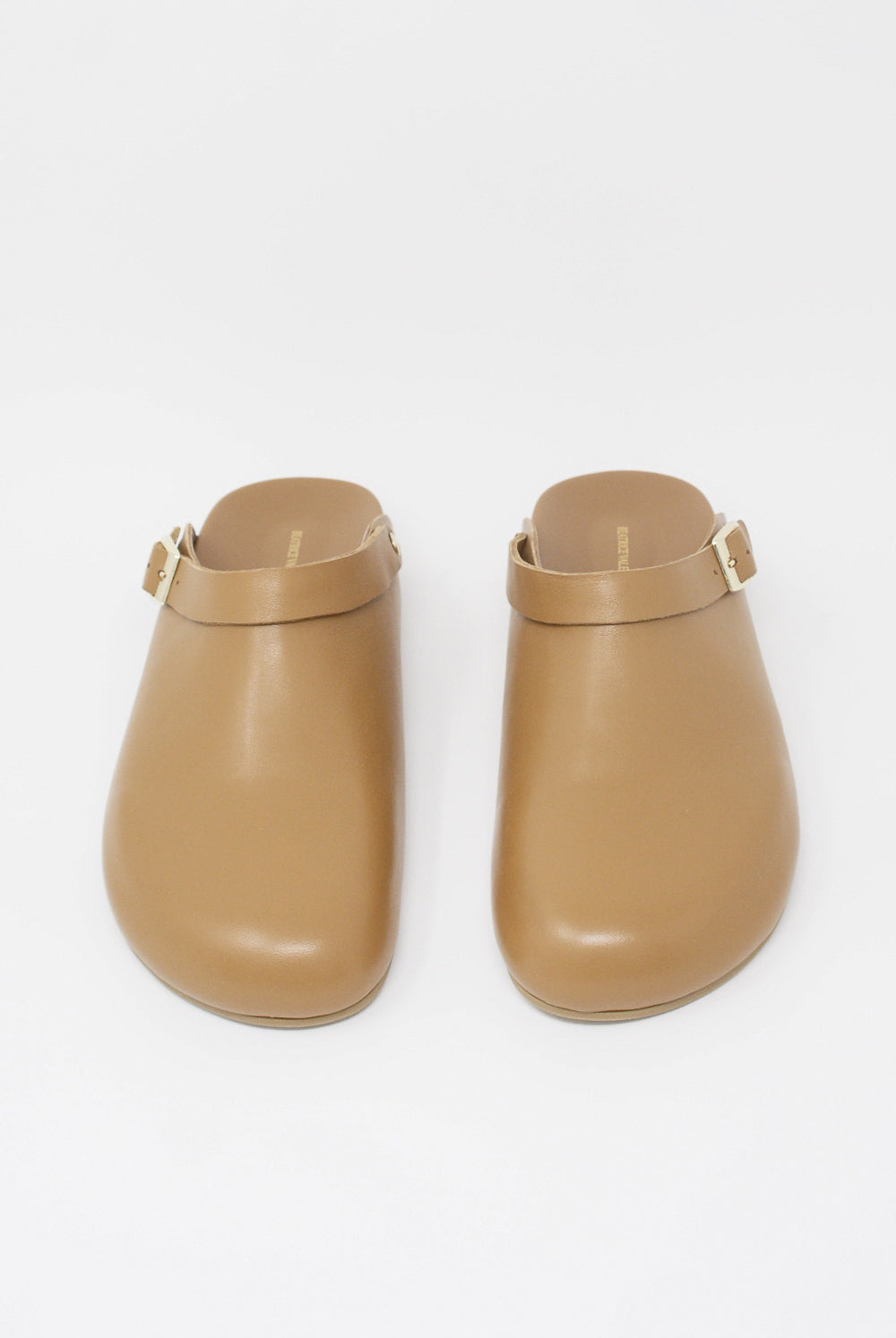 Beatrice Valenzuela - Clog in Cajeta front view