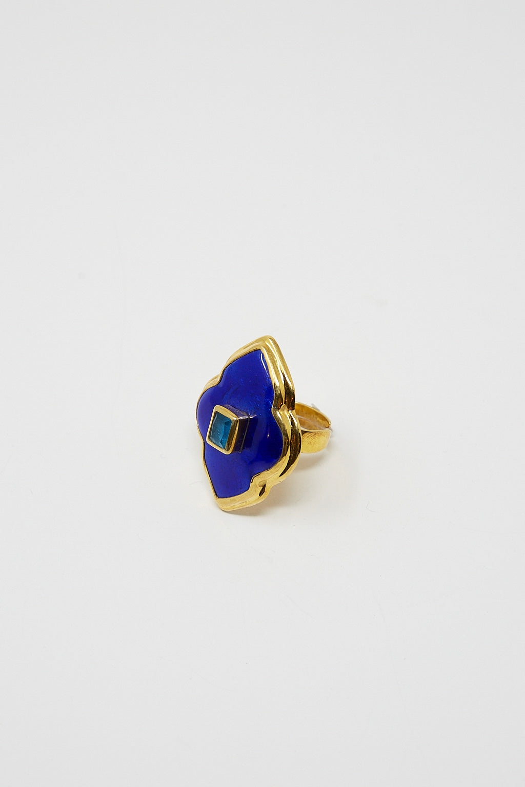 A Sofio Gongli ring with a cloisonné enamel design featuring a blue and green stone.