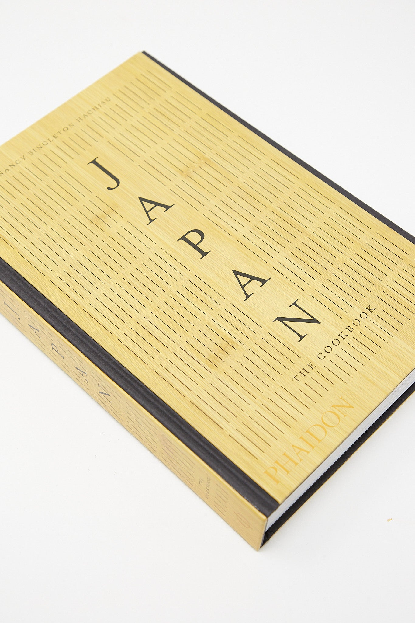 Phaidon - Nancy Singleton Hachisu - Japan Cookbook: A collection of authentic Japanese recipes by an expert author.