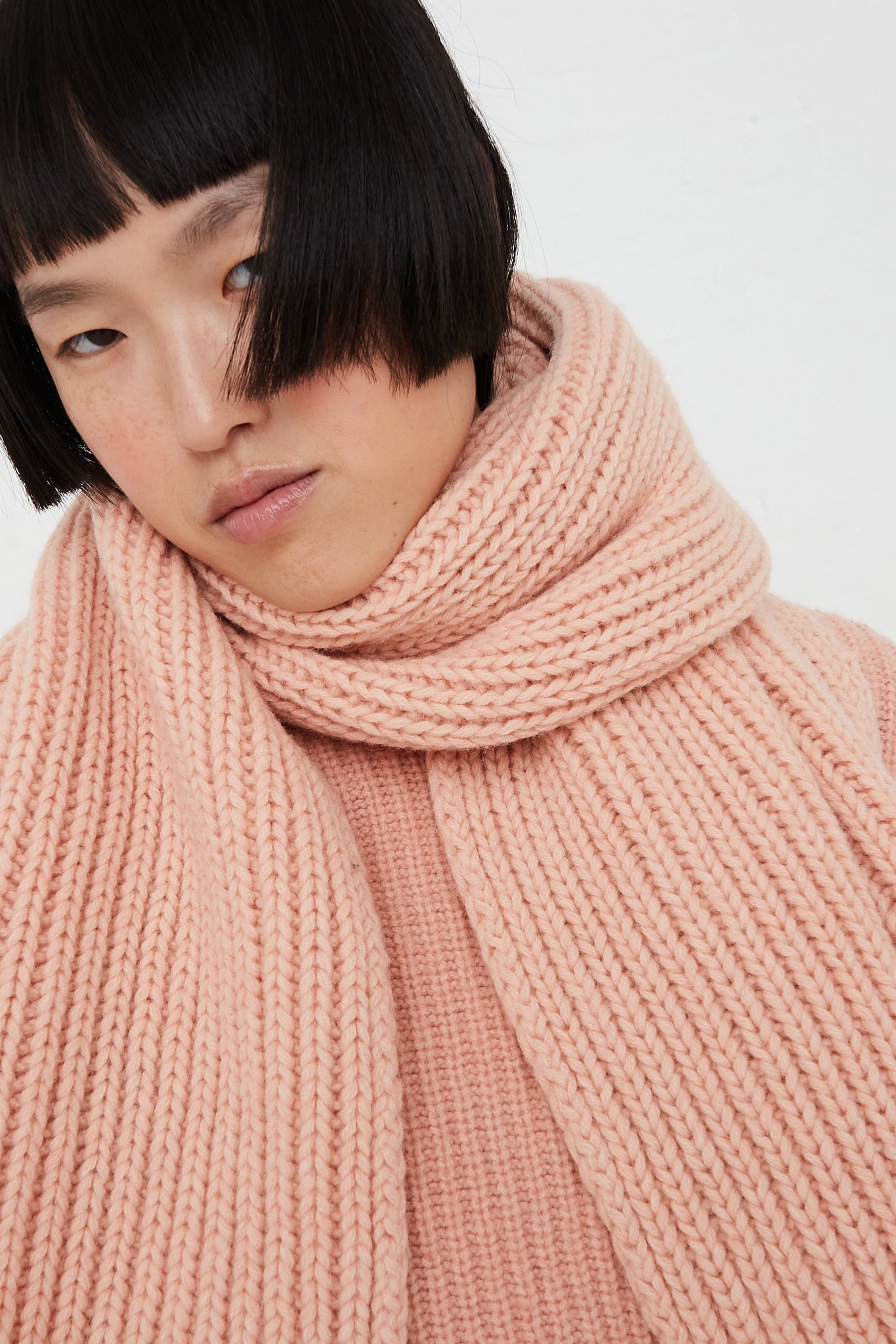 Rib-Knit Wool Scarf in Pink