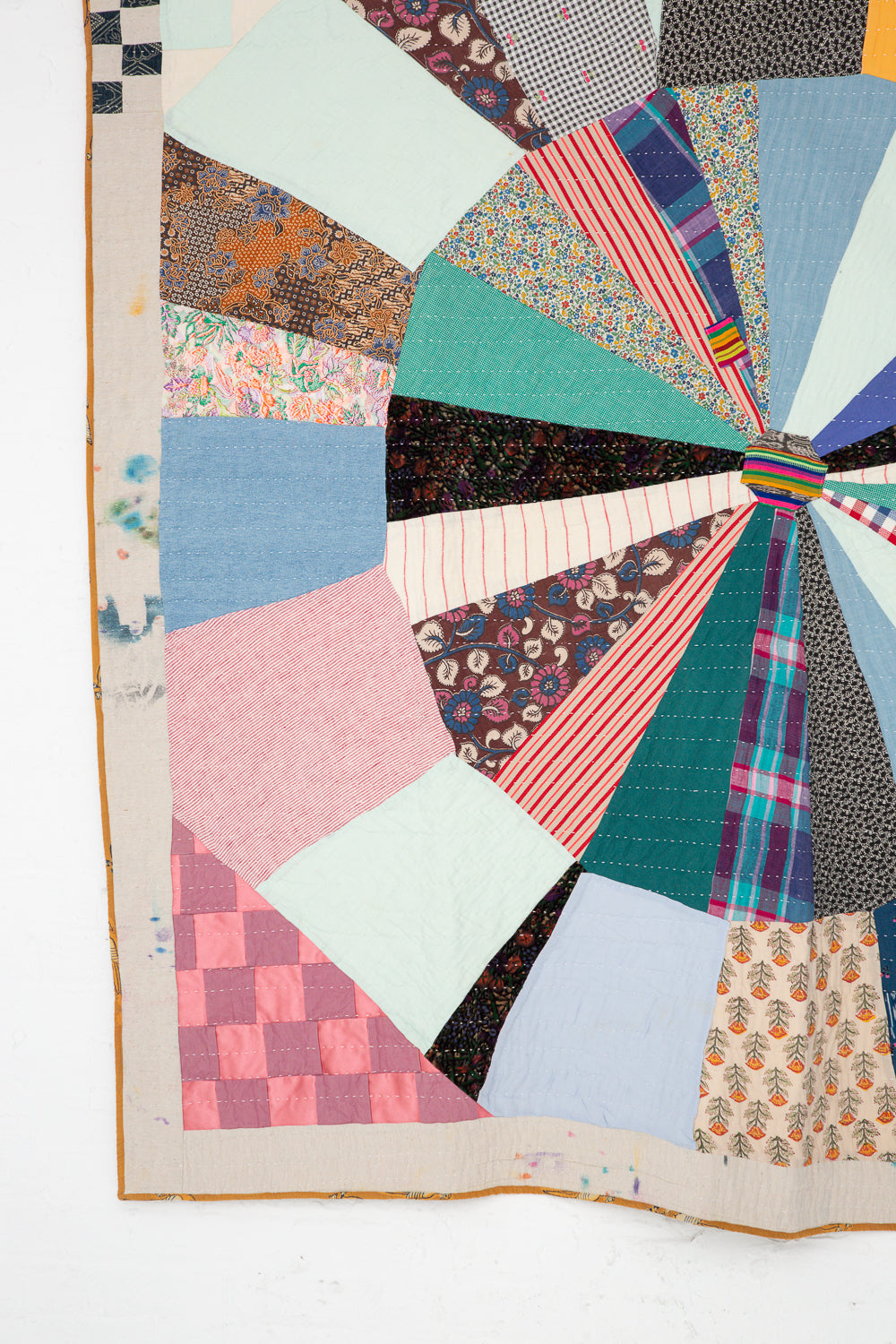 Counterpane - Patchwork Throw Quilt in Circle Pattern