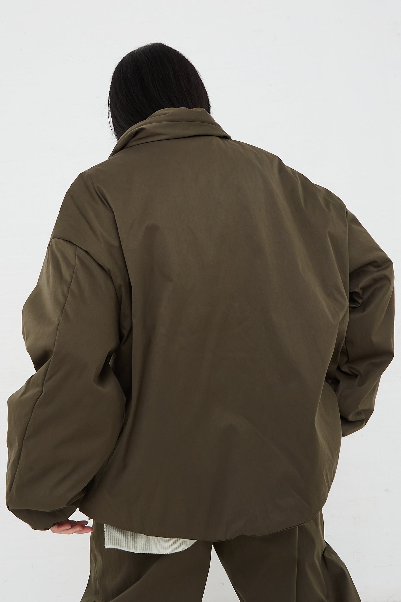 STUDIO NICHOLSON - Vaner Short Padded Jacket in Army Green | Oroboro Store